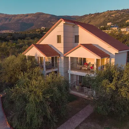 Aria Prive Villa *