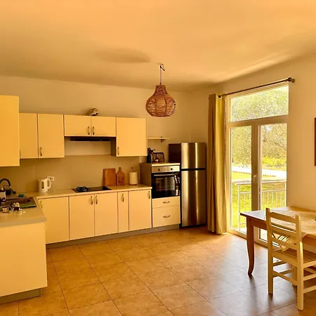 Aria Prive * Himarë