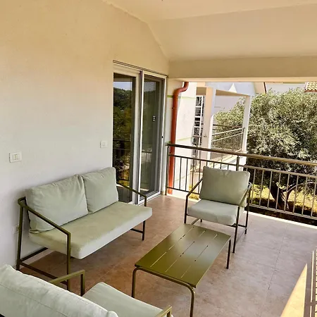 Aria Prive Villa *